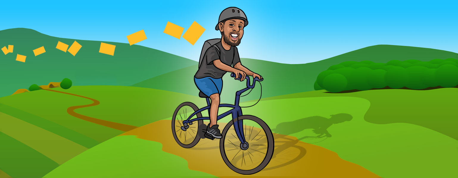 Ilustração de um campo verde com montanhas e céu azul. No centro da imagem, há um homem de pele morena e barba. Ele sorri e monta uma bicicleta, usa capacete cinza e uma mochila, de onde voam papeis amarelos atrás dele.